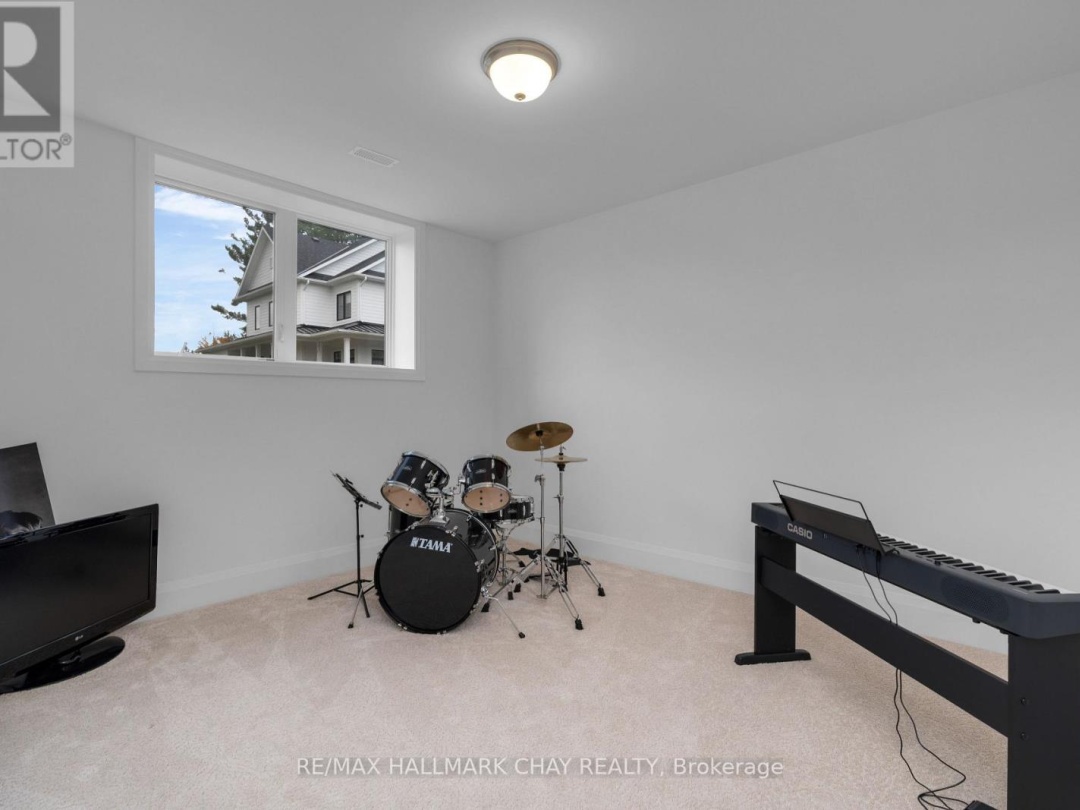 72 GEORGIAN GRANDE DRIVE, 