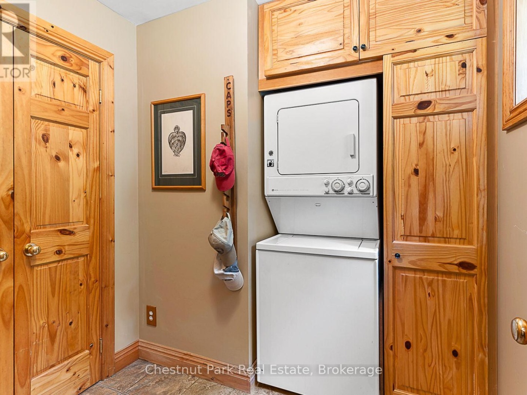 1003 Arnott Lane, Redstone Lake