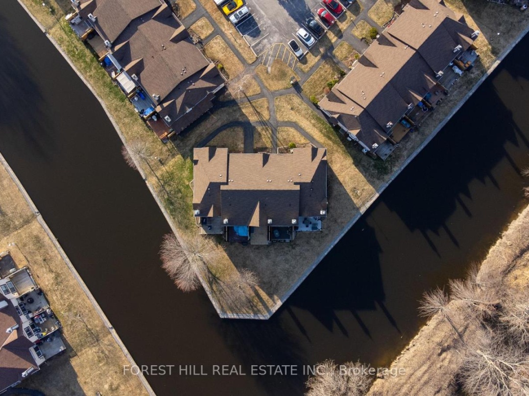 21 - 21 LAGUNA PARKWAY, Lake Simcoe