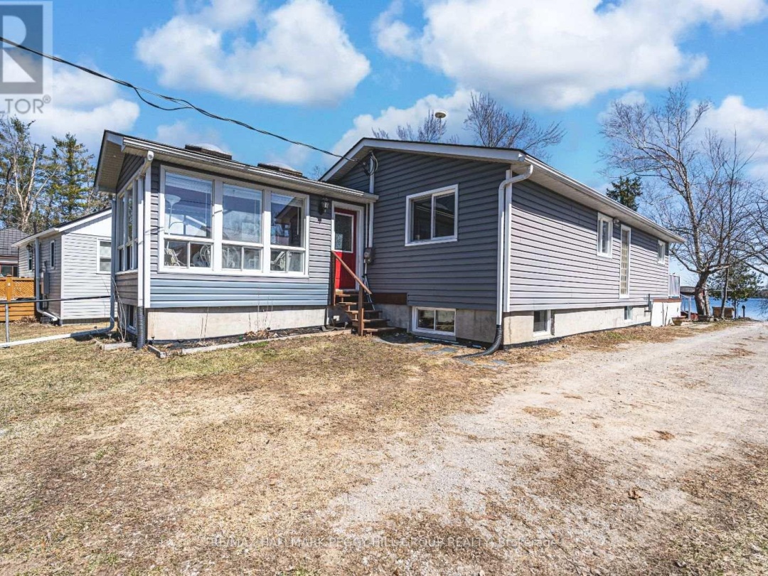 185 Avery Point Road, Dalrymple Lake