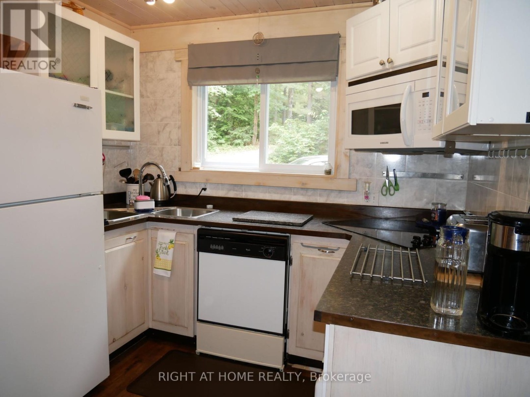 1130 TOWERING OAKS TRAIL W, 
