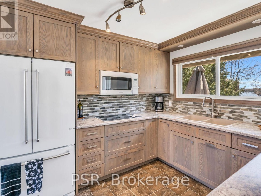 4453 Orkney Beach Road, Lake Simcoe