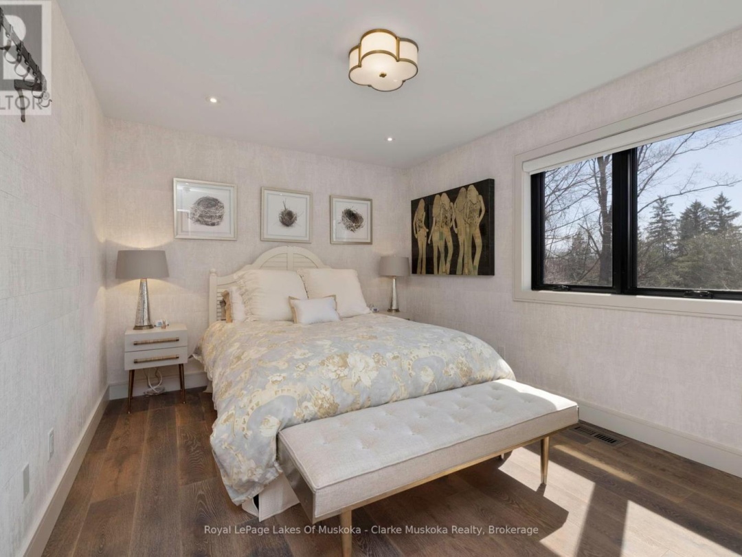 305 Wapaska Crescent, Lake Muskoka