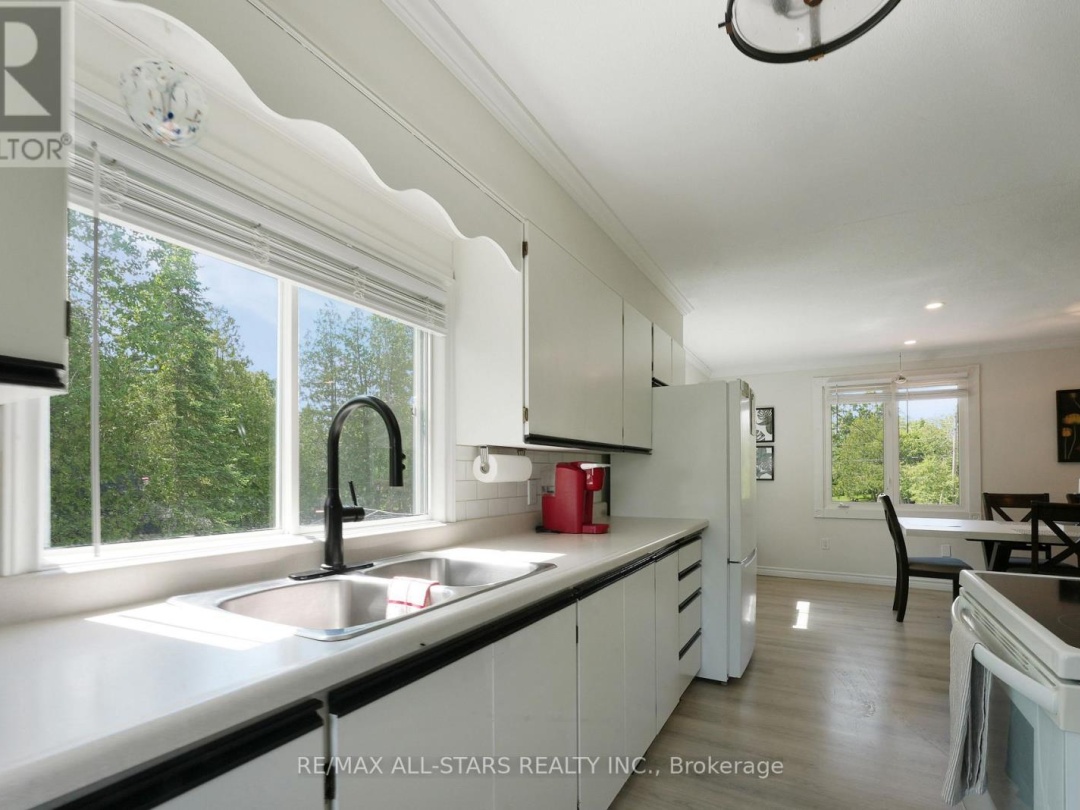 43 Sturgeon Glen Road, Sturgeon Lake