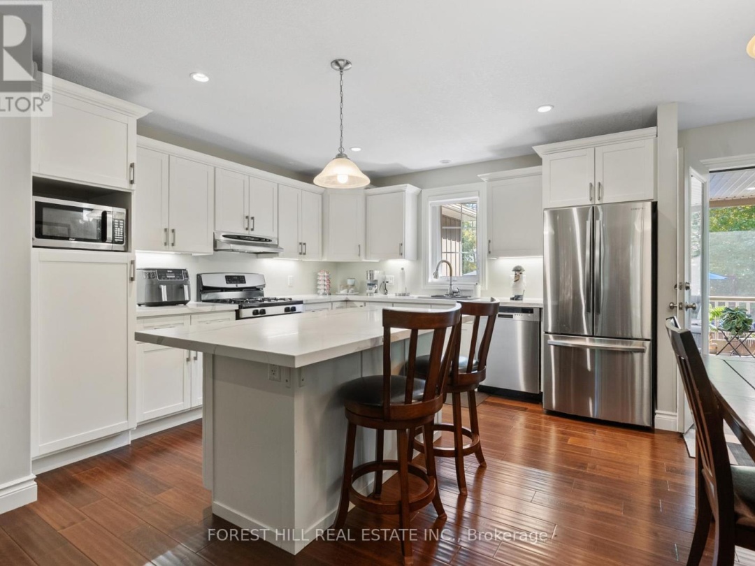 1025 TOWER CRESCENT, 