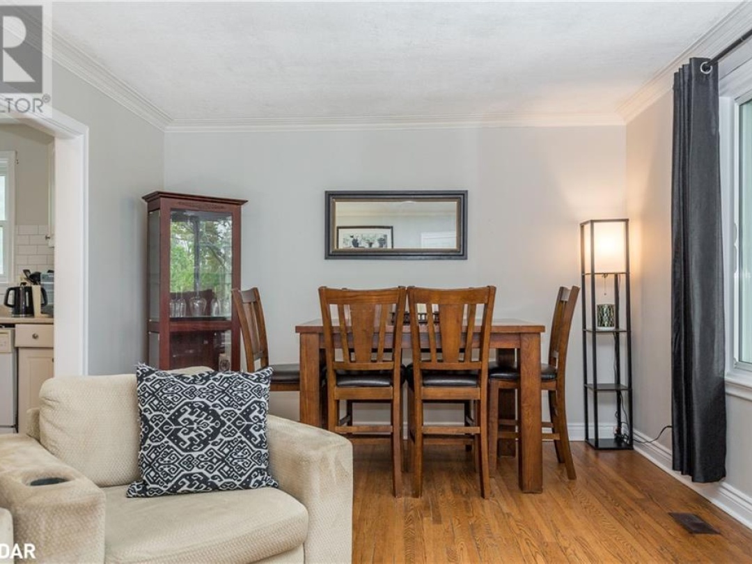 48 Brant Street W, Orillia