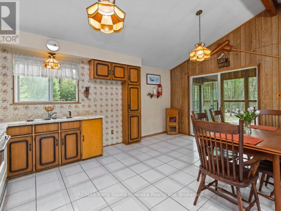 33 HOUSTON LANE, Otter Lake