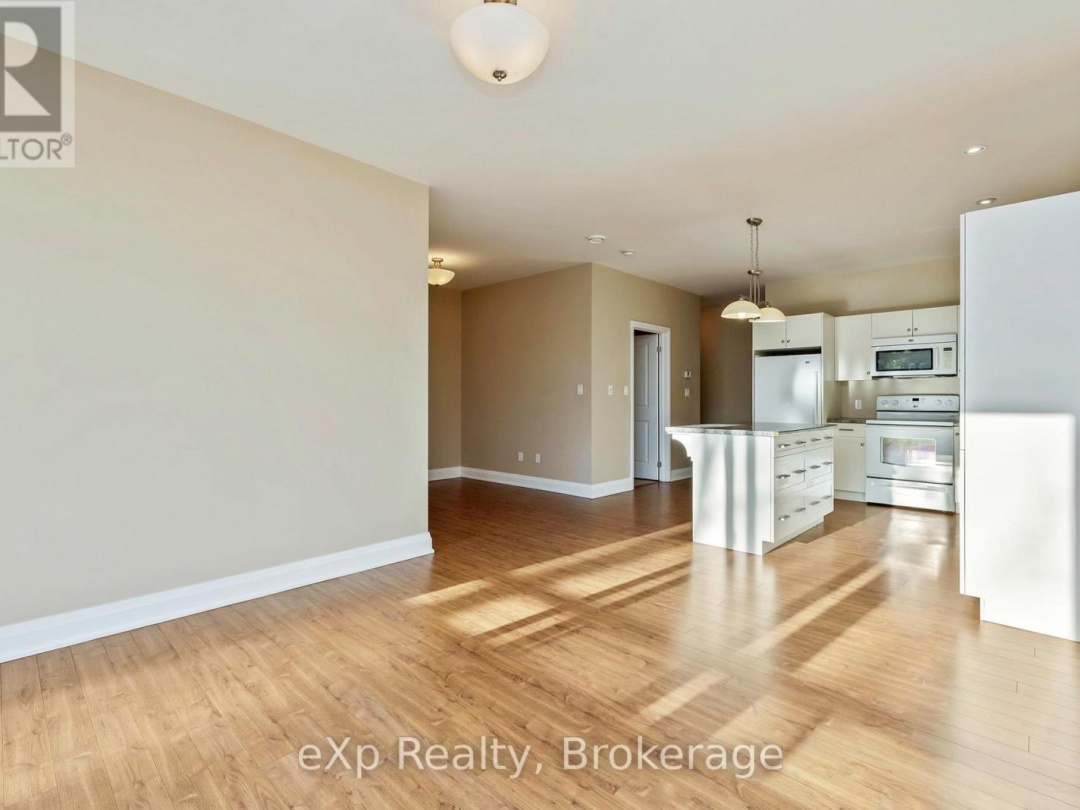 308 - 20D SILVER BIRCH COURT, 