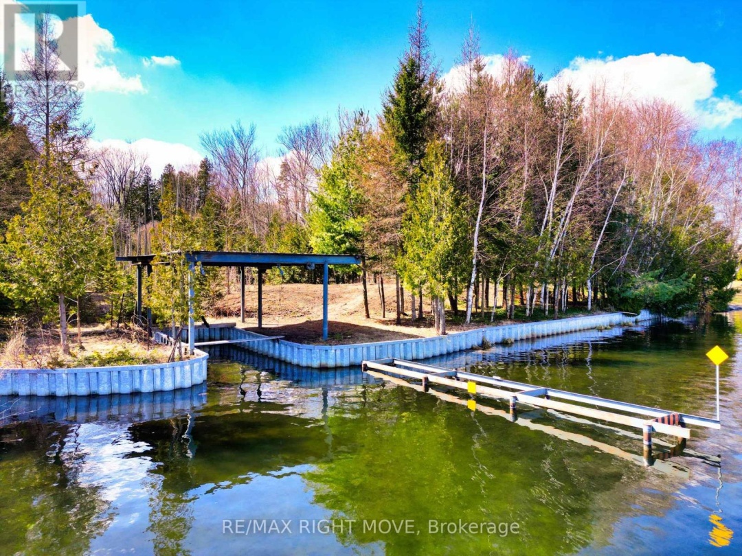 9 Beach Road, Bass Lake