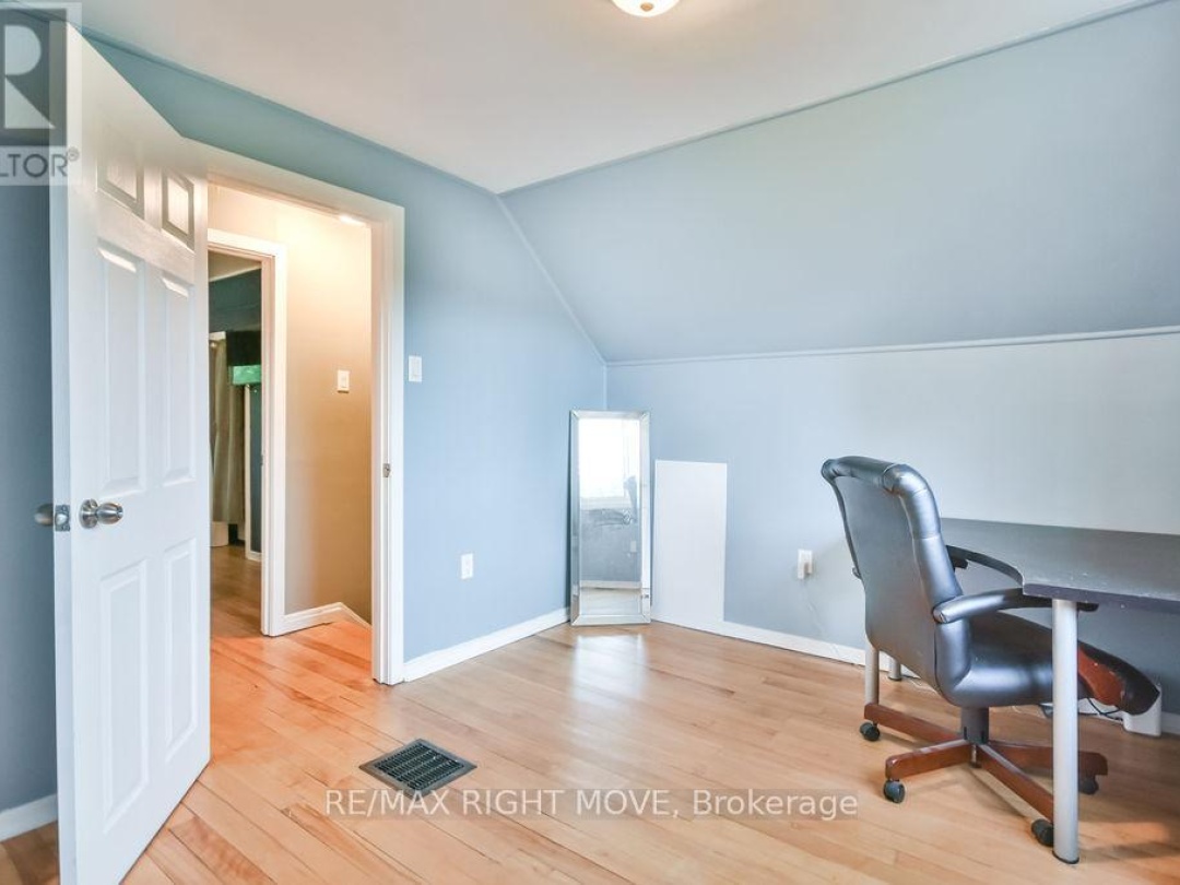 320 HILDA STREET, 