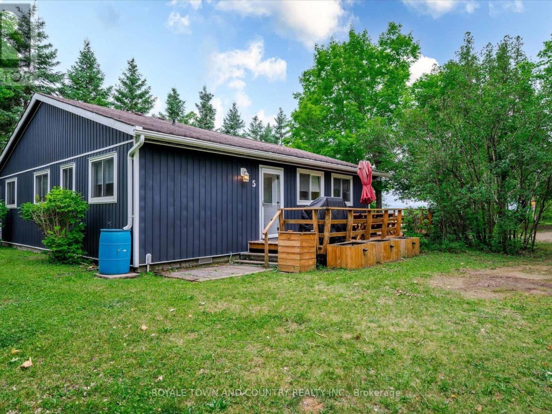 54 LAXTON  TWP 5TH LINE, 