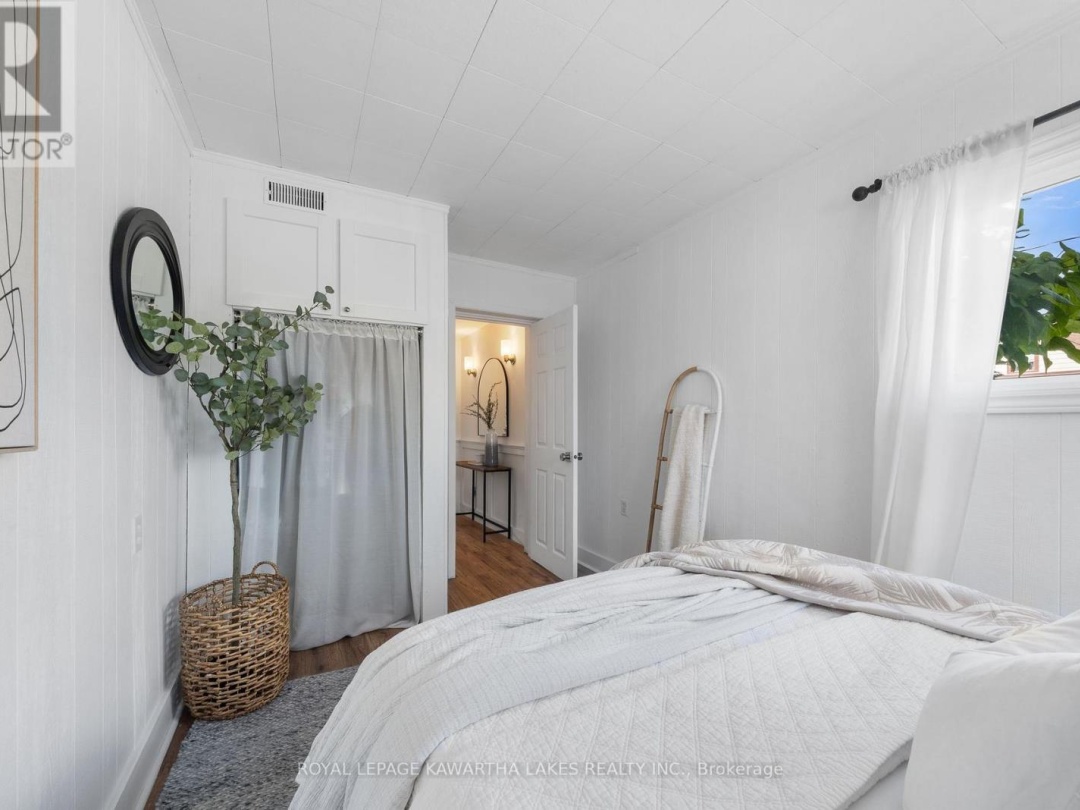 19 PRINCE STREET E, 