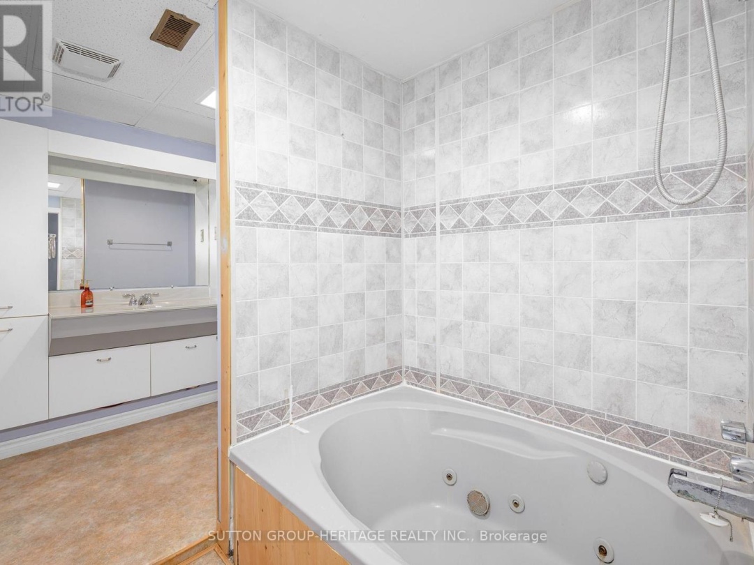 24 PLEASANT VIEW CRESCENT, 