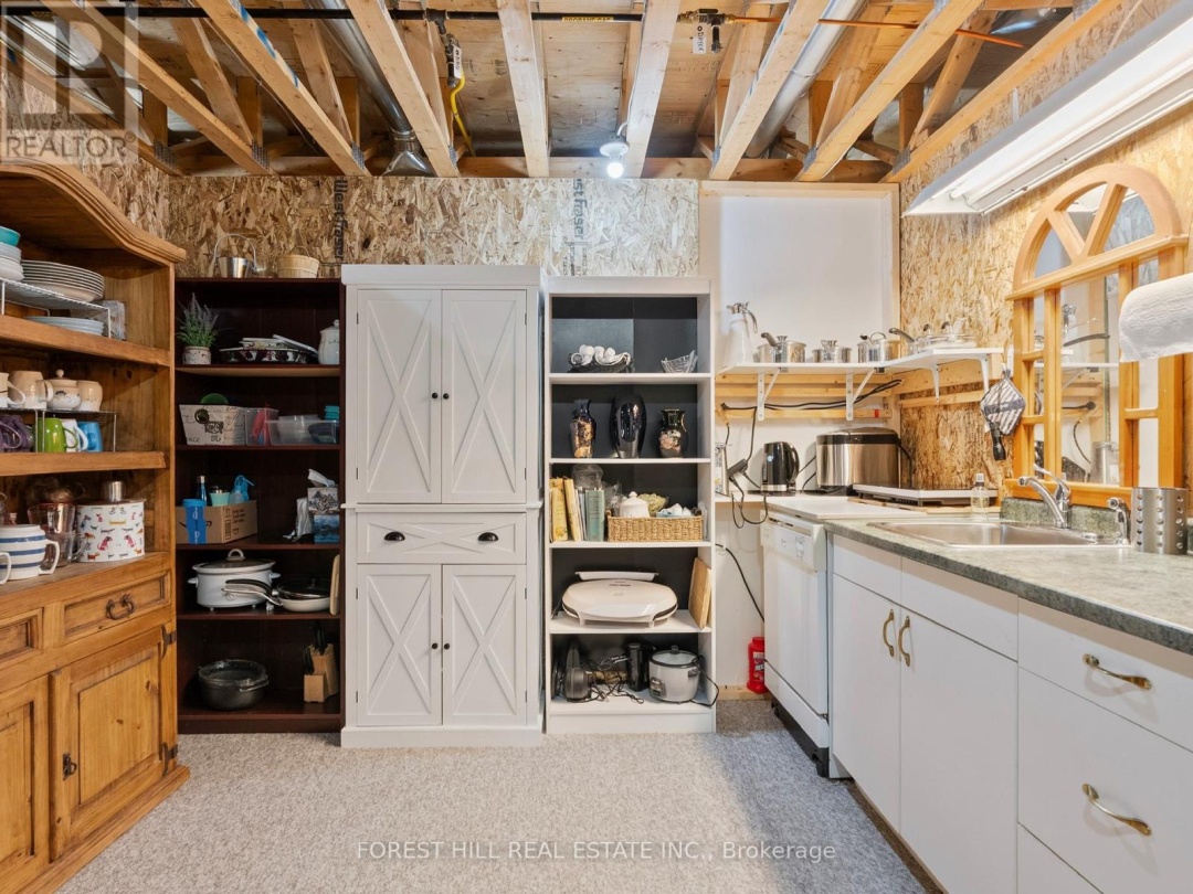 1025 TOWER CRESCENT, 