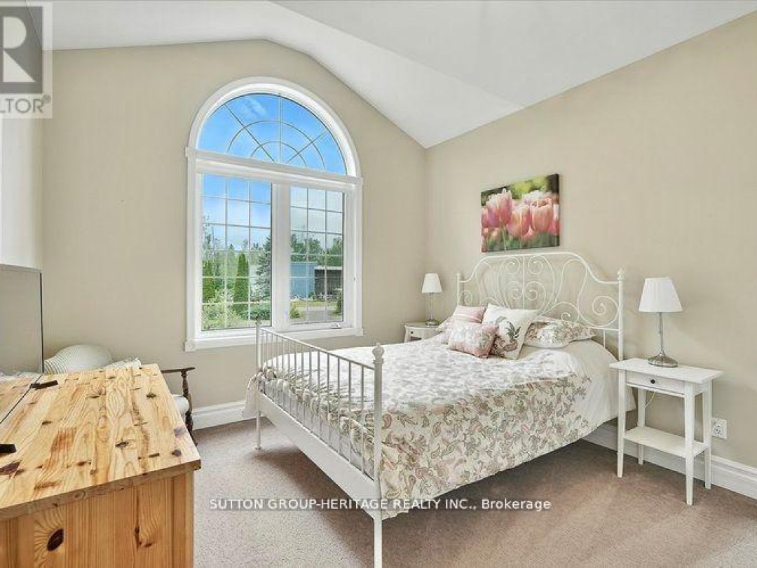 400 FRONT STREET W, Sturgeon Lake