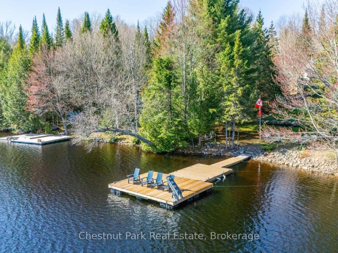 1581 Breckles Drive, Little Redstone Lake