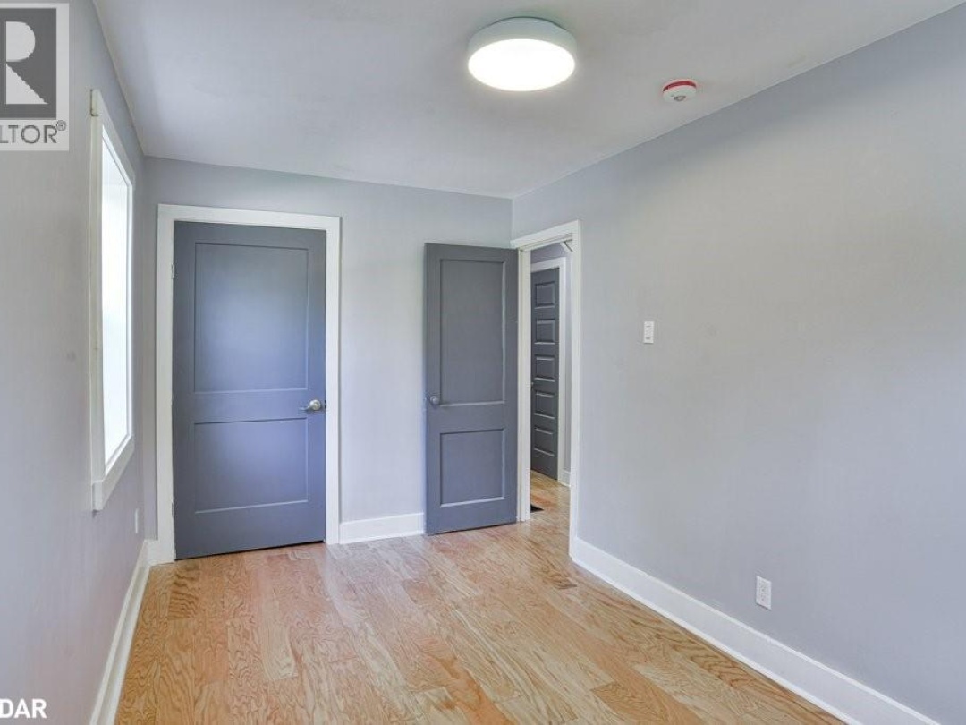299 MARY Street, 