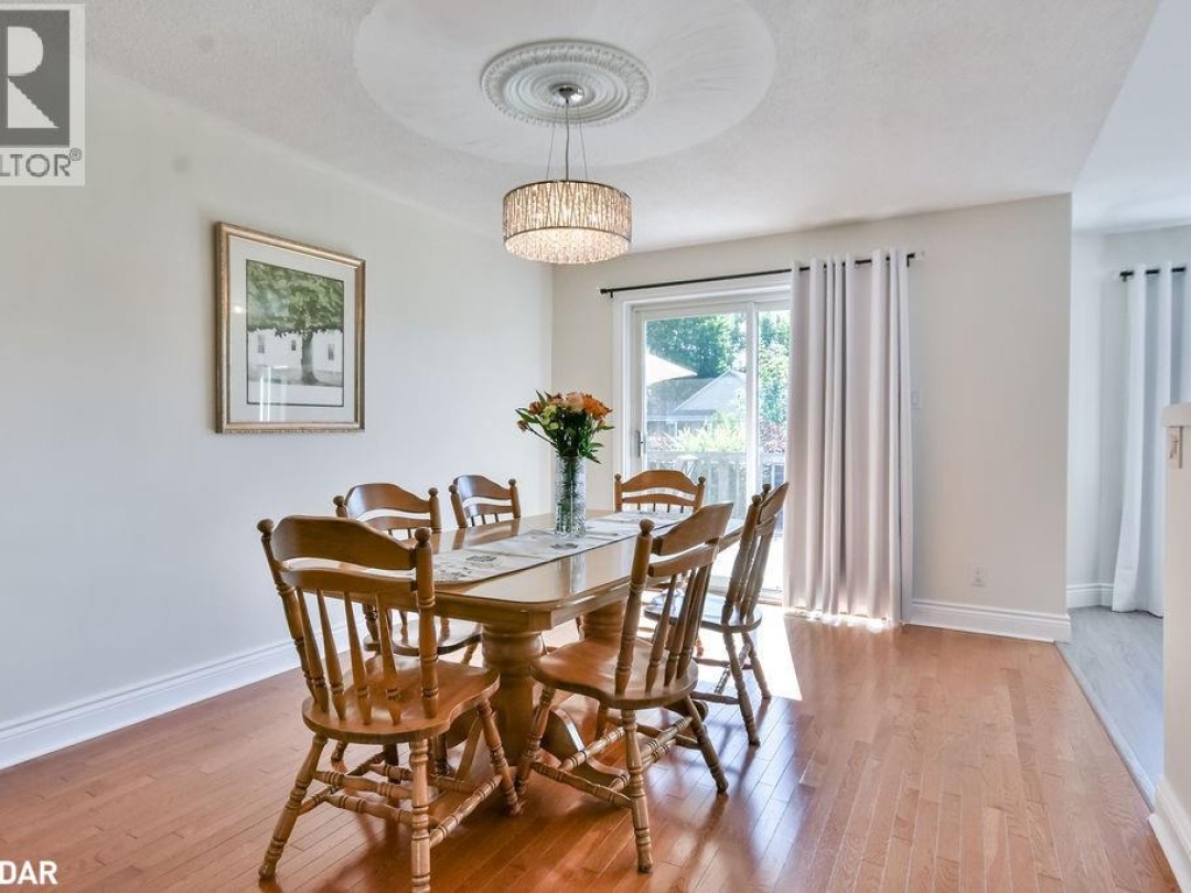 3 MAPLE Gate, 