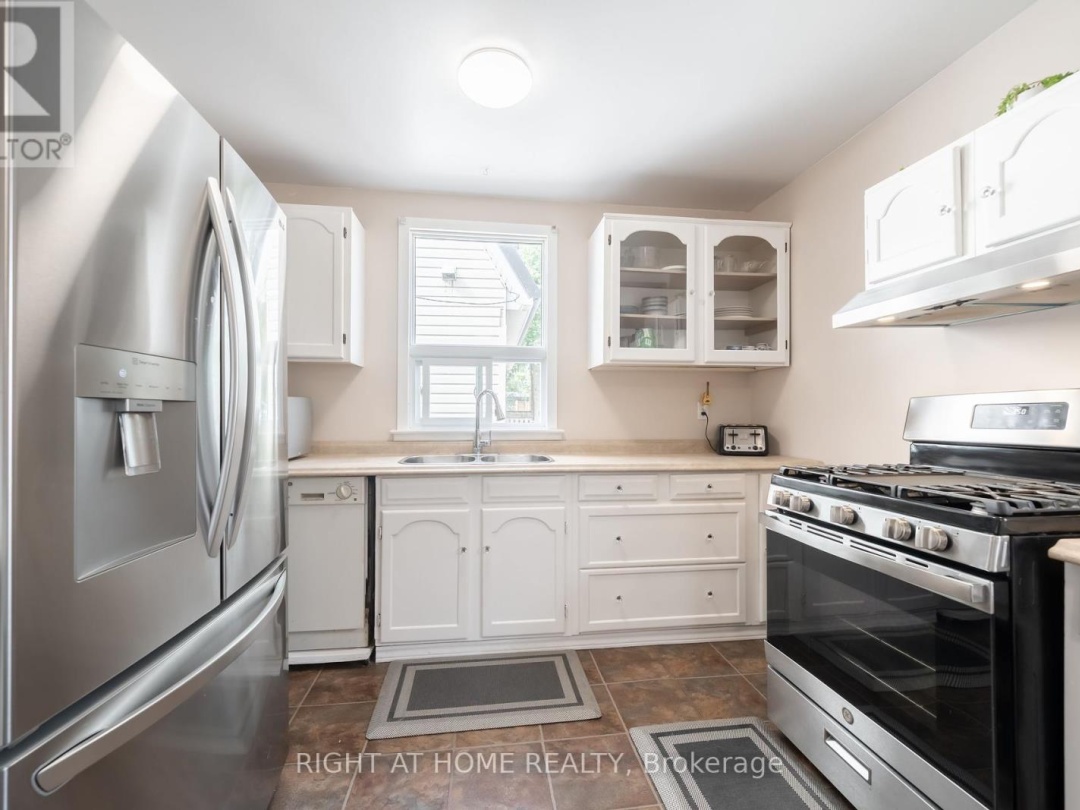 3392 CORONATION AVENUE, 