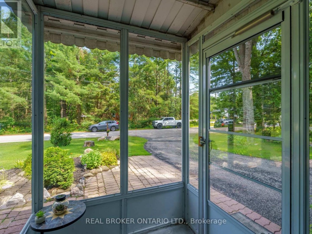 145 BLANCHARD STREET W, 