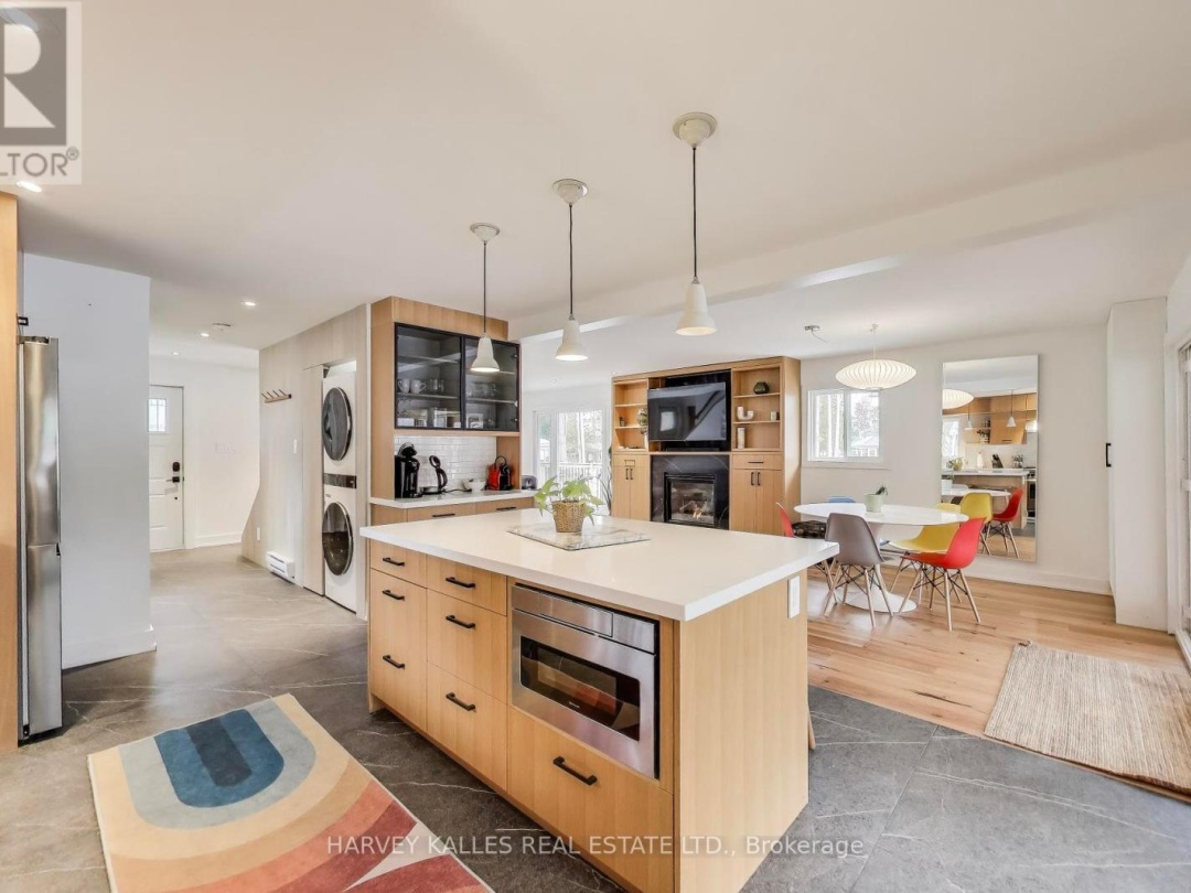 1002 CHIPPAWA AVENUE, 