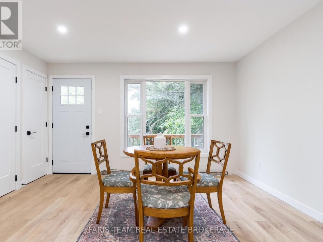 2668 WESTSHORE CRESCENT, 