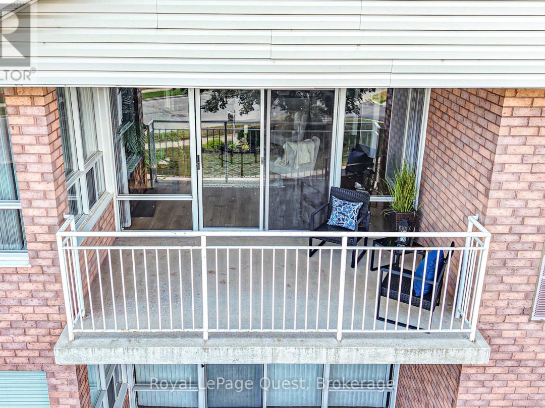 208 - 20 MUSEUM DRIVE, 