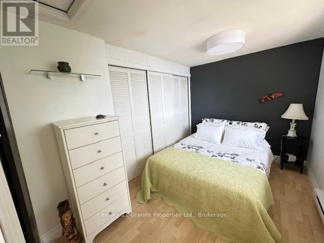 4 TURTLE LANE, 