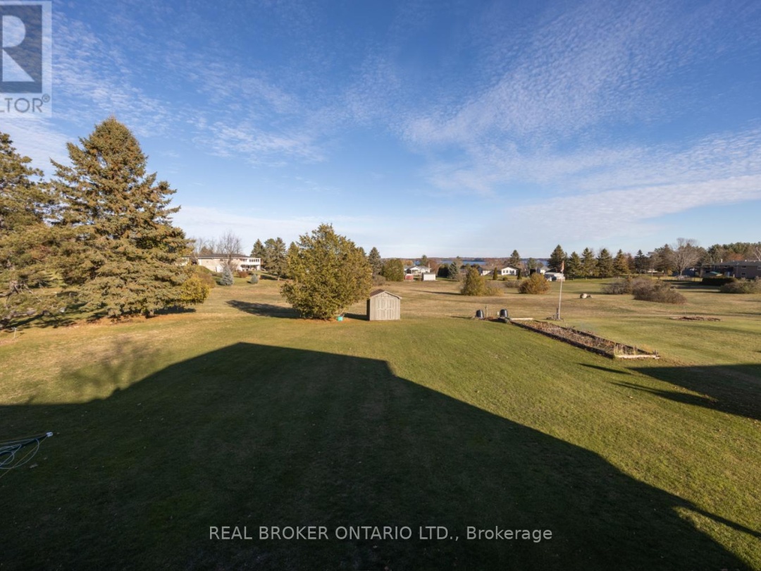 307 THE CAPTAIN'S CORNER, 