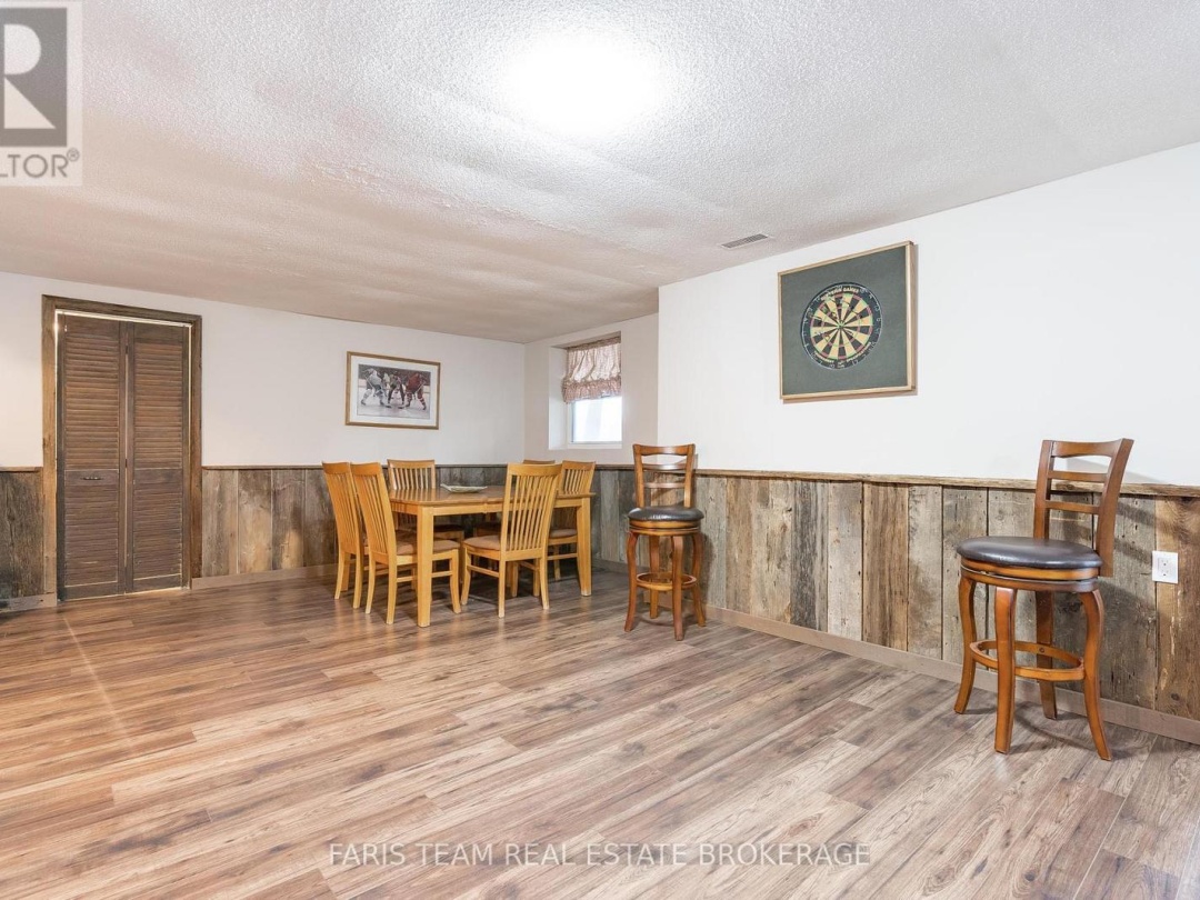 7817 OAKRIDGE DRIVE, 