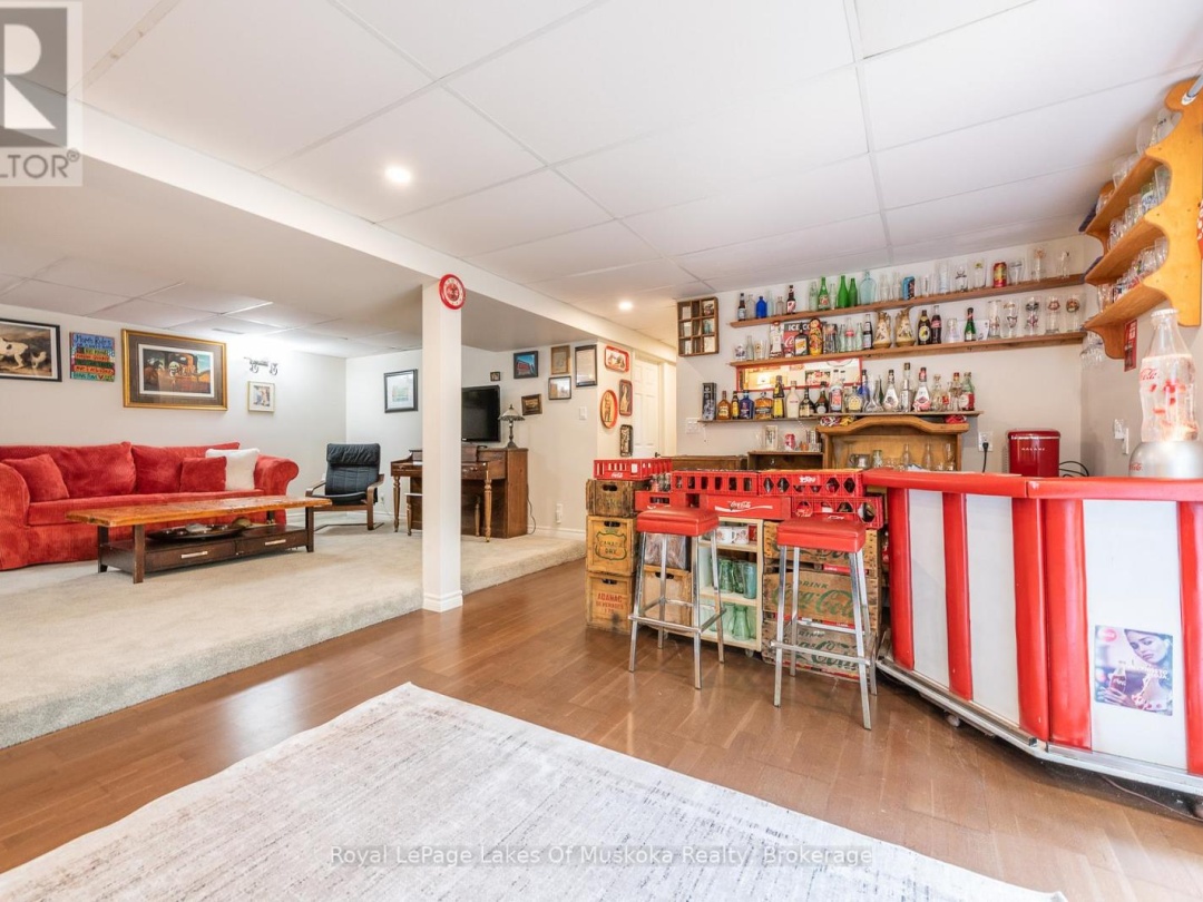 1588 SKYLINE DRIVE, Peninsula Lake