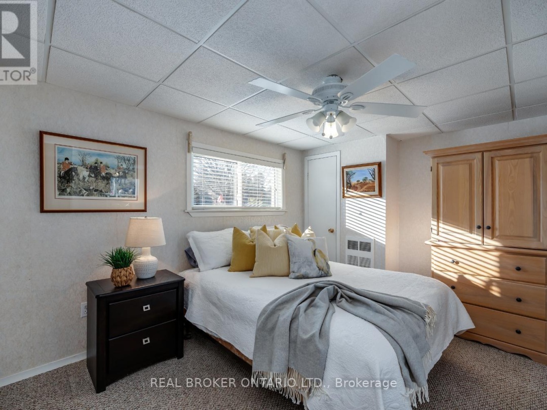 307 THE CAPTAIN'S CORNER, 