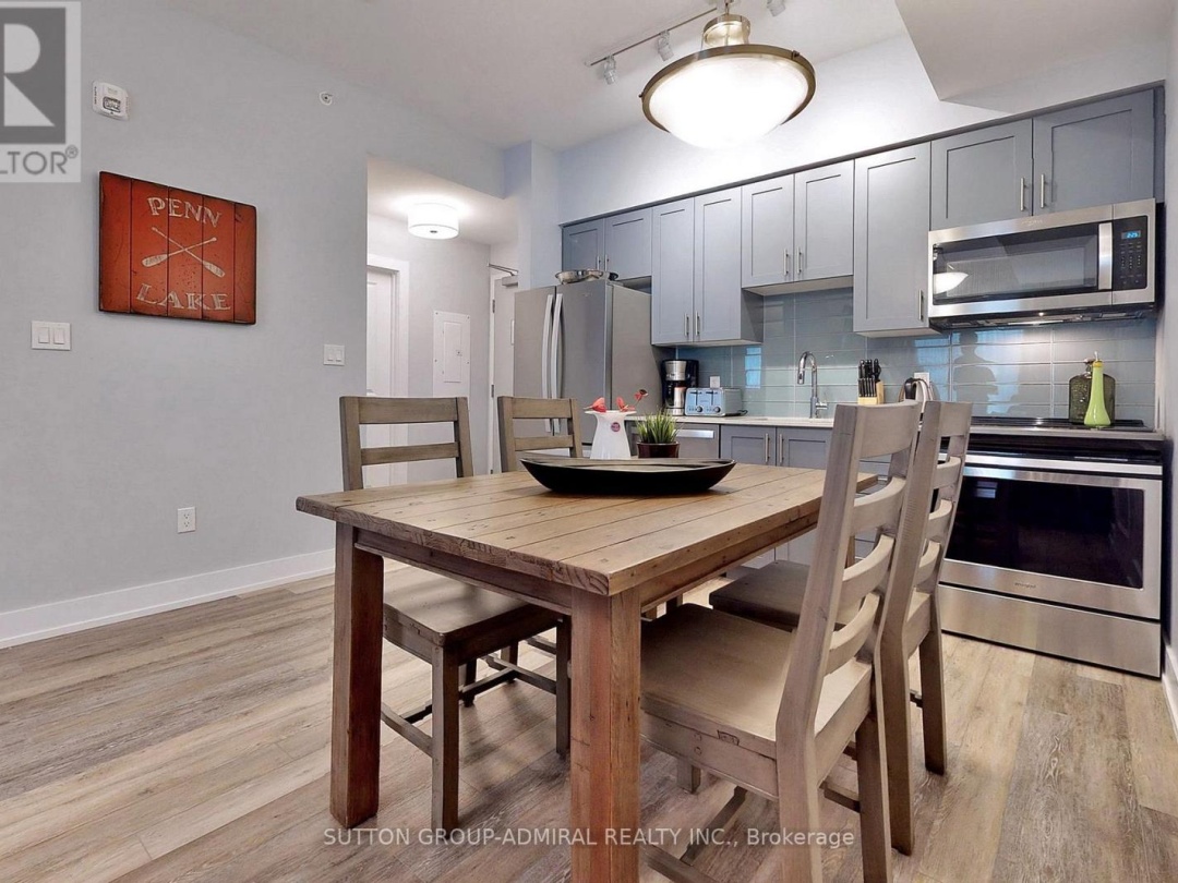 425 - 25 PEN LAKE POINT ROAD, 