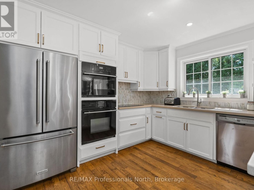 16 BROBST FOREST CRESCENT, 
