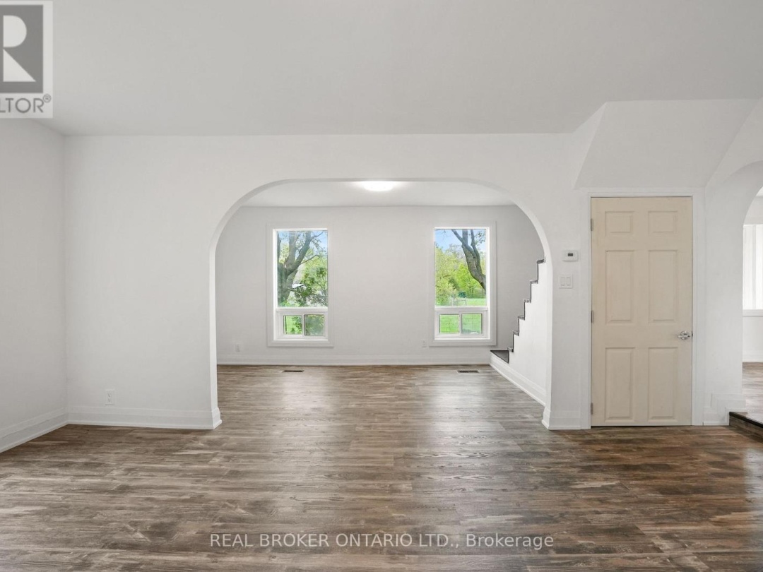 261 Portage Road, Canal Lake