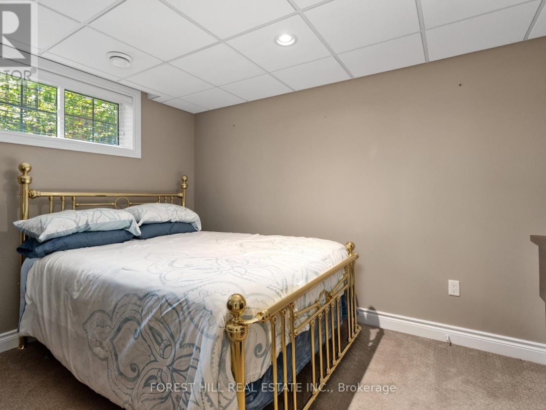 1025 TOWER CRESCENT, 