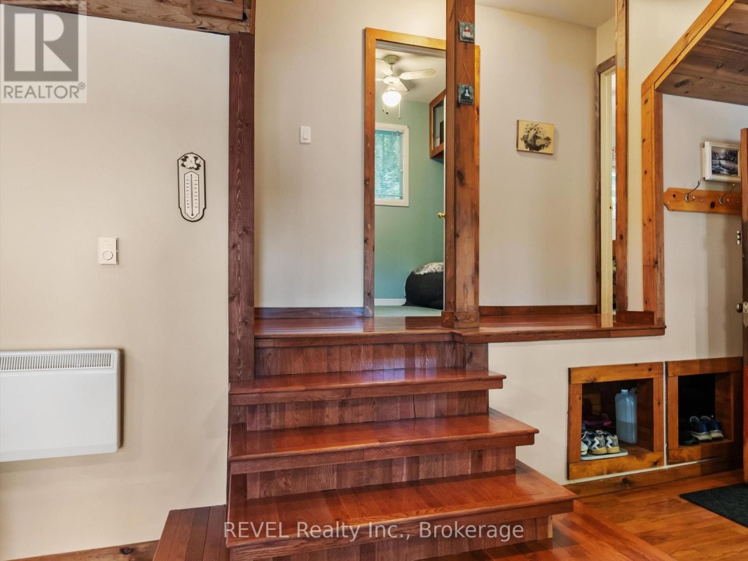 1077 Rignalls Road E, Wood Lake