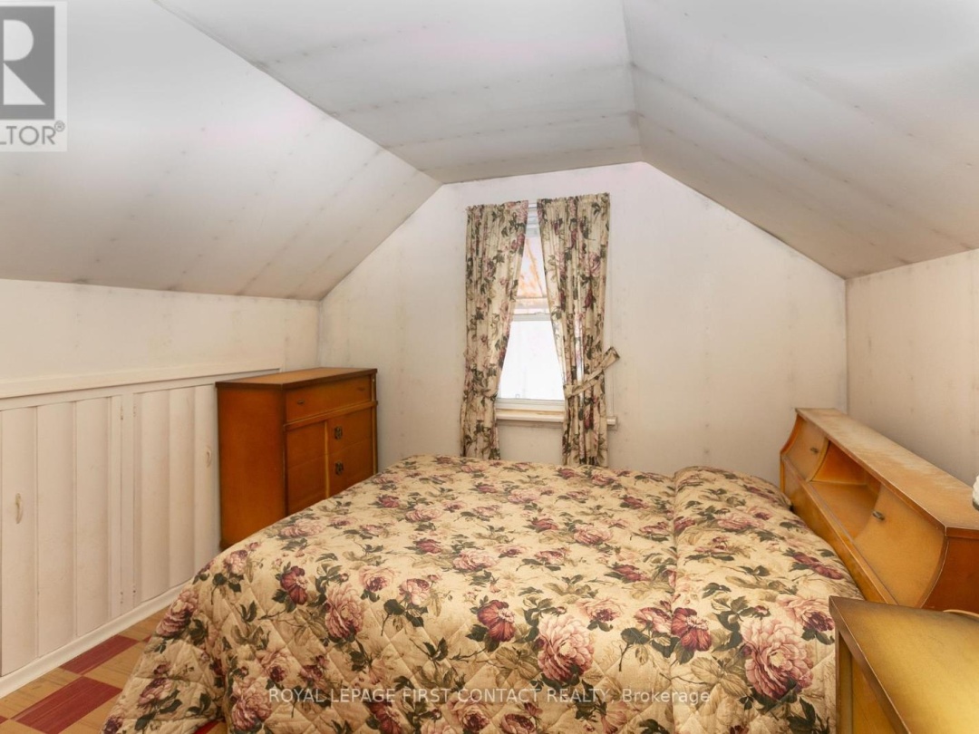 315 GRENVILLE AVENUE, 