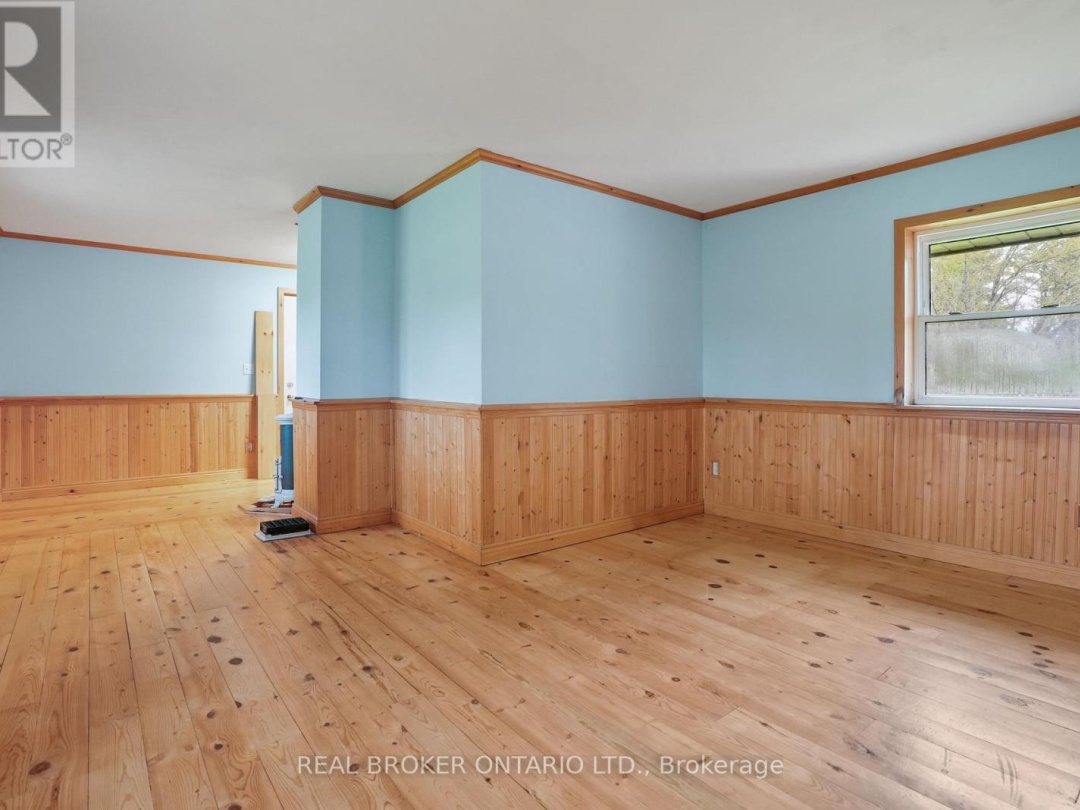261 Portage Road, Canal Lake