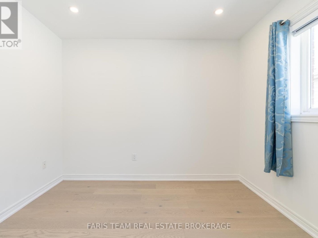 2 VANESSA DRIVE, 