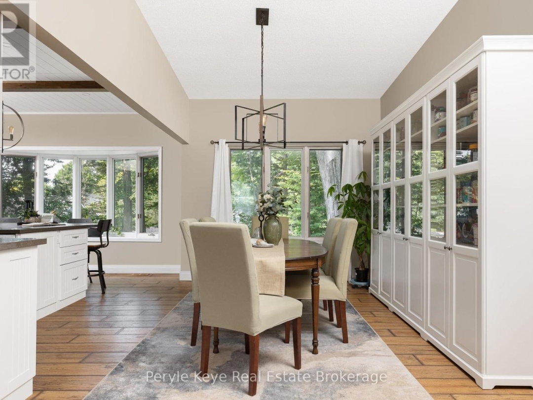 8 SHAW CRESCENT, 