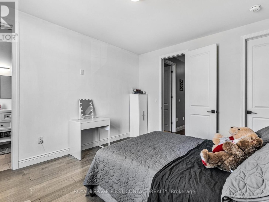 3075 Orion Boulevard, Orillia