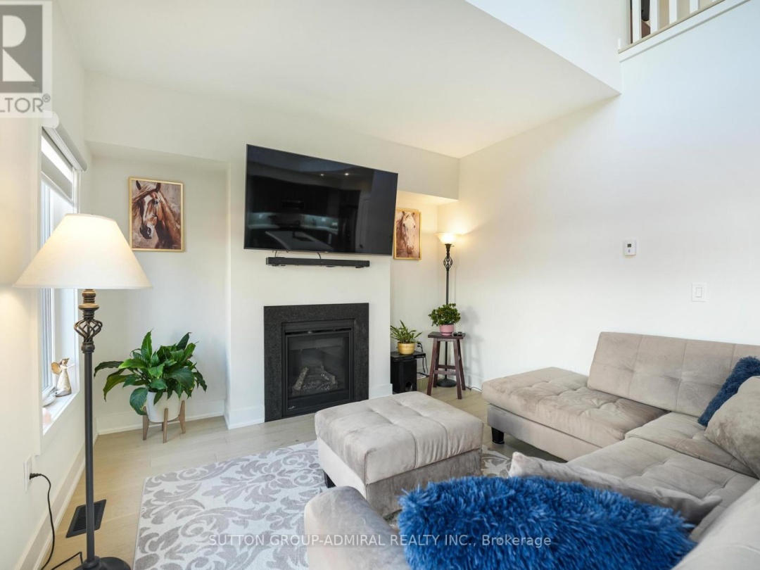 42 Ruby Crescent, Lake Simcoe