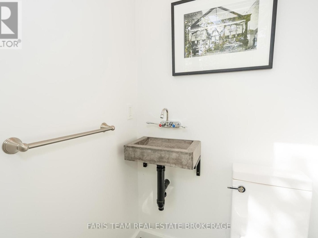 45 IVY LANE, 
