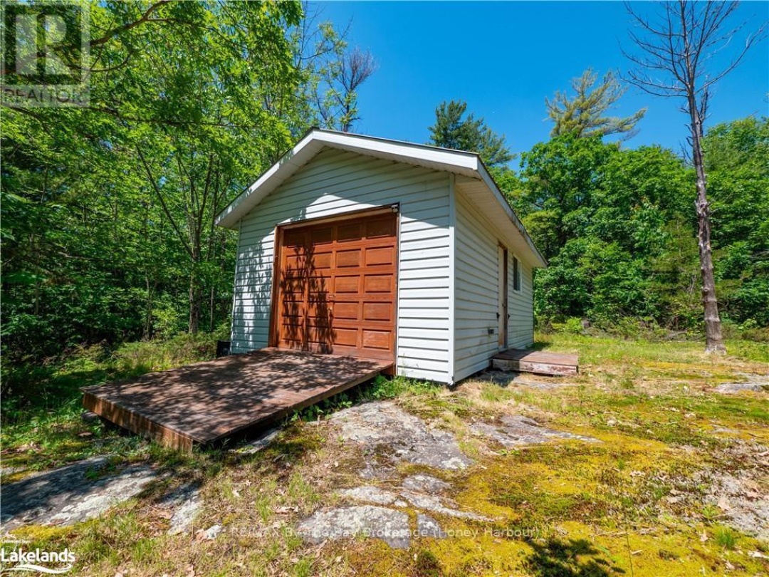 6932 Island 1810 / Bone Island, Georgian Bay