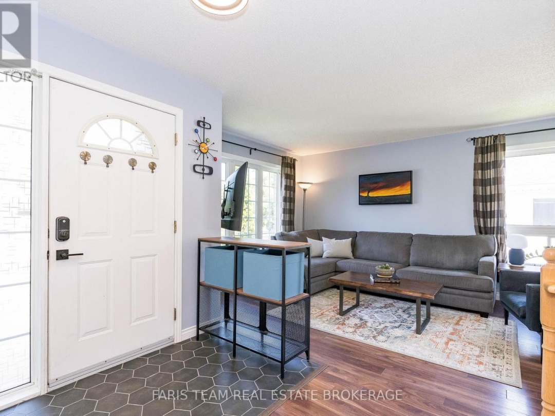 33 GEORGIAS WALK, 