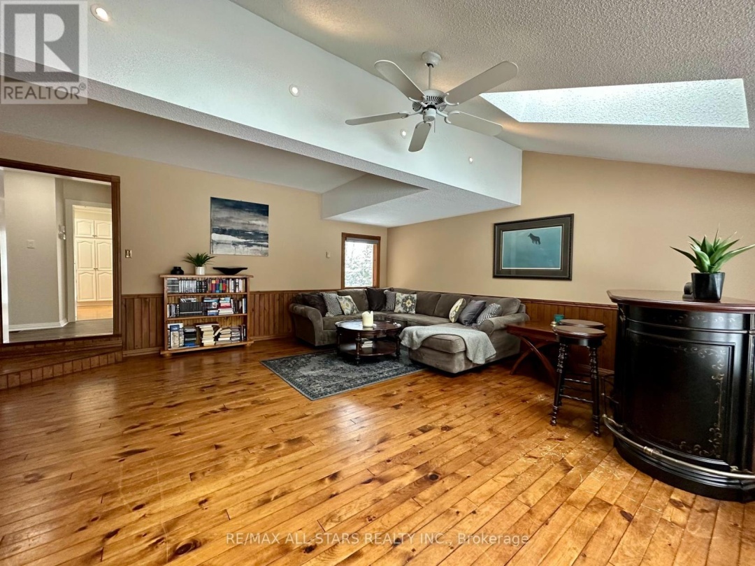 91 Riverside Drive, Pigeon Lake
