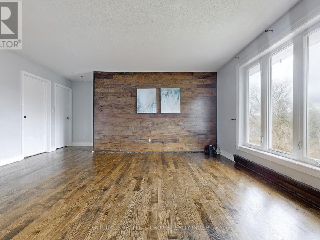 156 MAIN STREET W, 