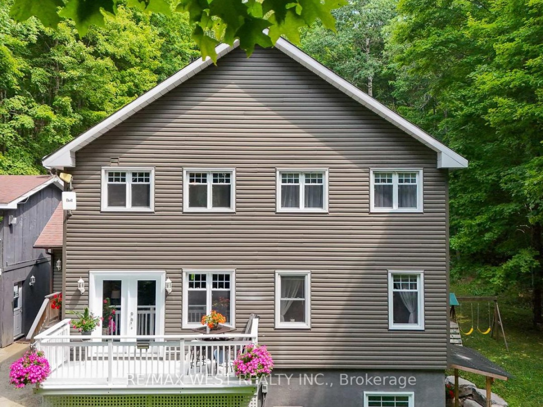 1158 LORNE LANE, 