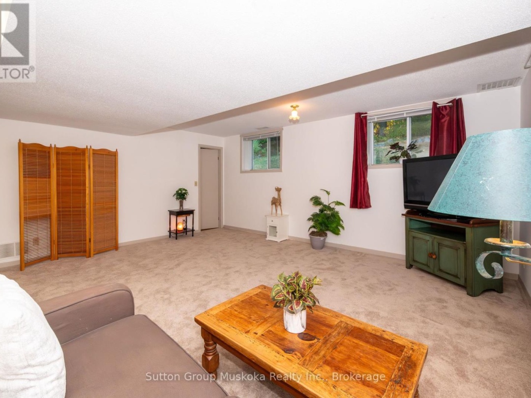 7 GLENWOOD DRIVE, 
